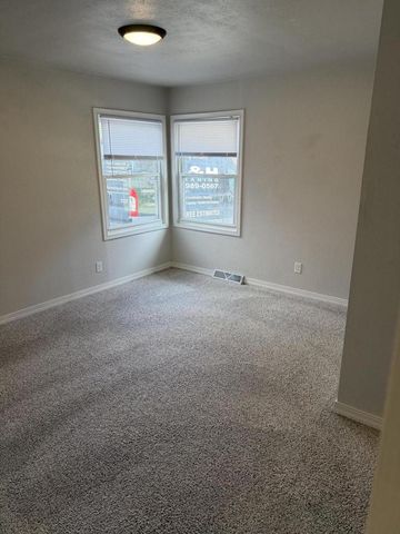 5225 Tuckaway DRIVE, Greenfield, WI 53221