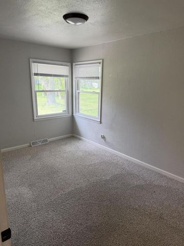 5225 Tuckaway DRIVE, Greenfield, WI 53221