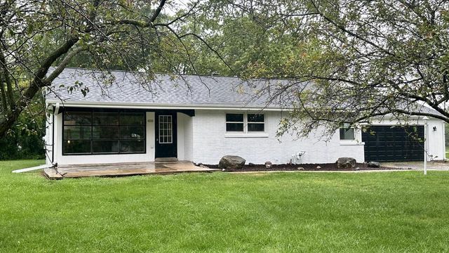 5225 Tuckaway DRIVE, Greenfield, WI 53221