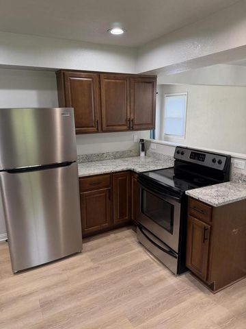5225 Tuckaway DRIVE, Greenfield, WI 53221