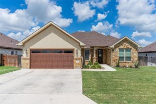 124 Terry Meadow LN, Jarrell, TX 76537