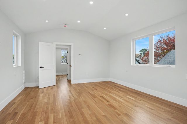17-19 Drew Road 2, Belmont, MA 02478