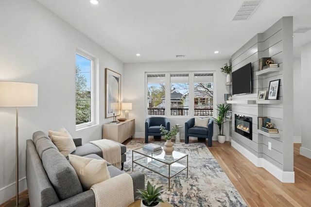 17-19 Drew Road 2, Belmont, MA 02478