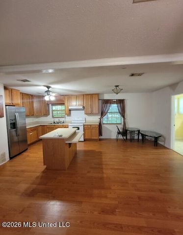 4807 Bel Meade Avenue, Pascagoula, MS 39581