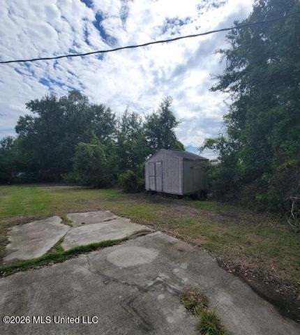 4807 Bel Meade Avenue, Pascagoula, MS 39581