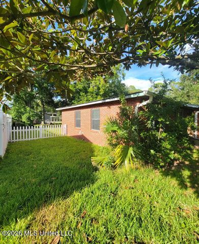 4807 Bel Meade Avenue, Pascagoula, MS 39581
