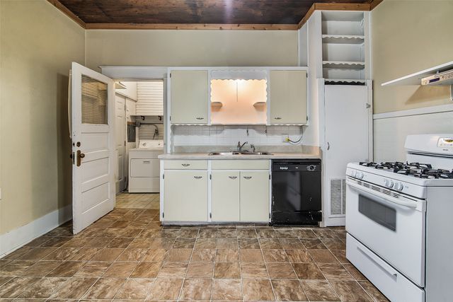 607 E Main Street, Whitesboro, TX 76273