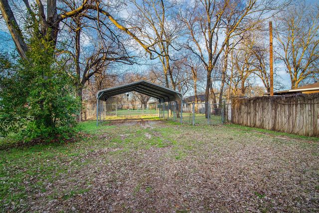 607 E Main Street, Whitesboro, TX 76273