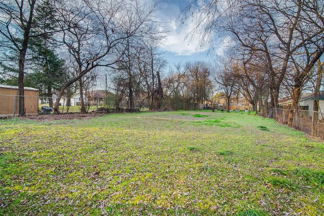 607 E Main Street, Whitesboro, TX 76273