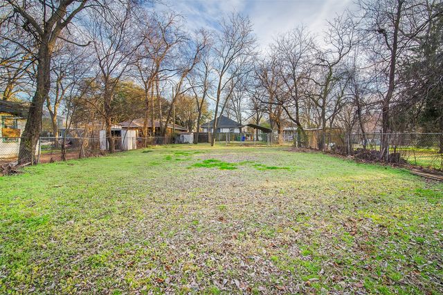 607 E Main Street, Whitesboro, TX 76273