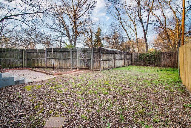 607 E Main Street, Whitesboro, TX 76273