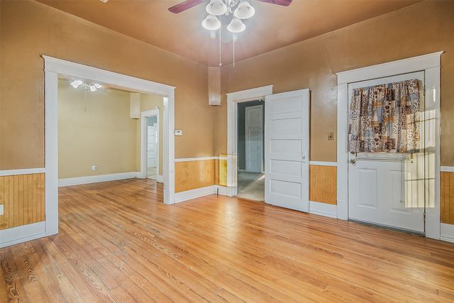 607 E Main Street, Whitesboro, TX 76273