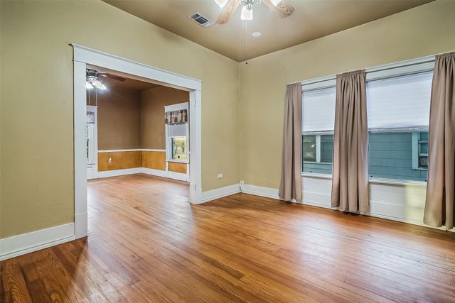 607 E Main Street, Whitesboro, TX 76273