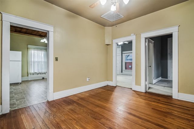 607 E Main Street, Whitesboro, TX 76273