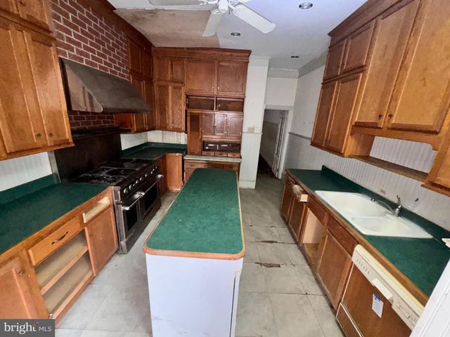 254 S FARRAGUT ST, Philadelphia, PA 19139