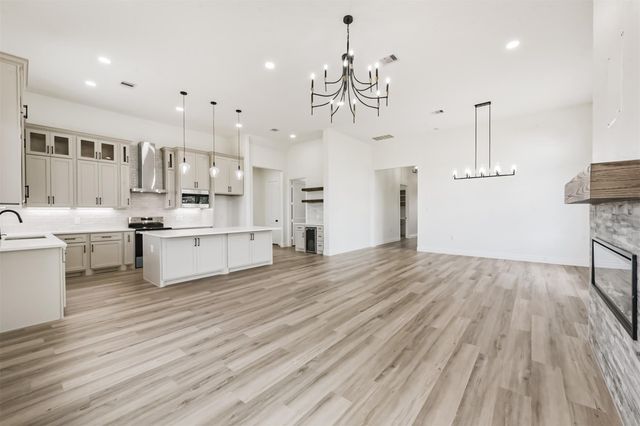 749 Wagon Wheel Trail, Angleton, TX 77515