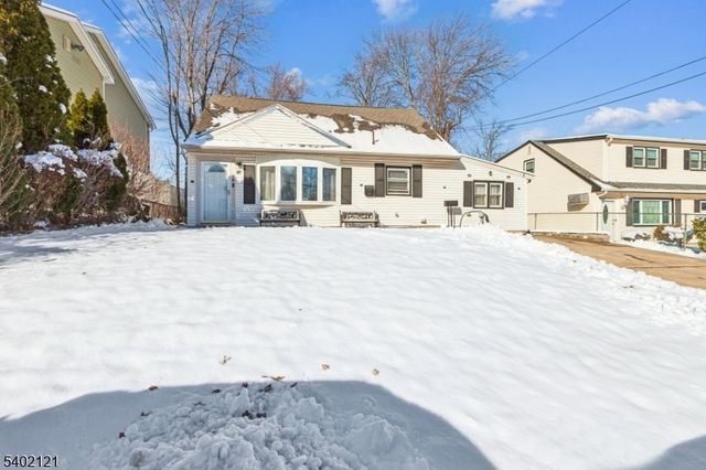 41 Pinetree Dr, Sayreville Boro, NJ 08859