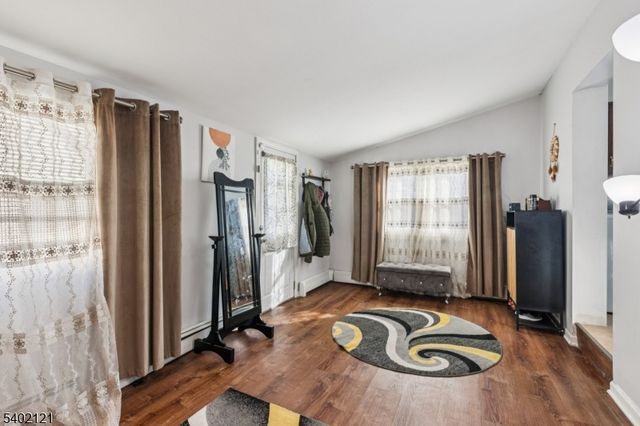 41 Pinetree Dr, Sayreville Boro, NJ 08859