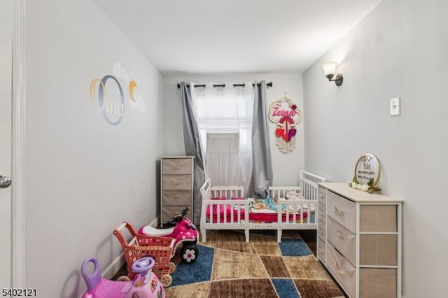 41 Pinetree Dr, Sayreville Boro, NJ 08859