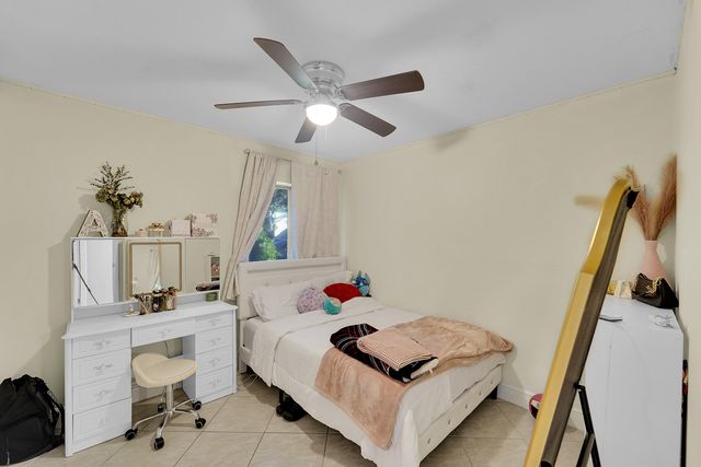 261 WIMBLEDON LAKE Drive, Plantation, FL 33324