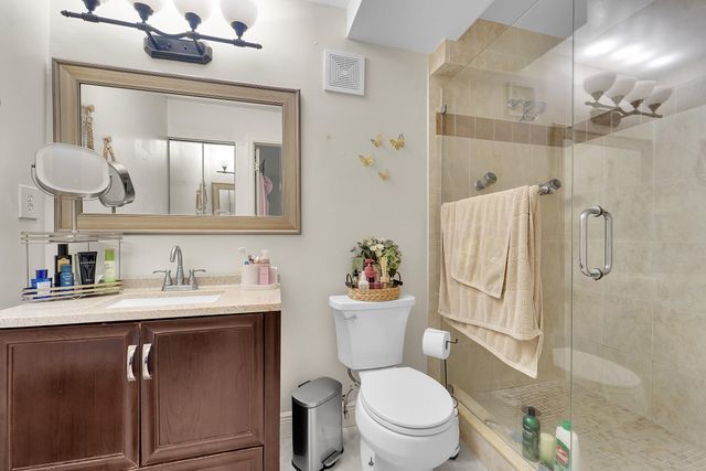 261 WIMBLEDON LAKE Drive, Plantation, FL 33324
