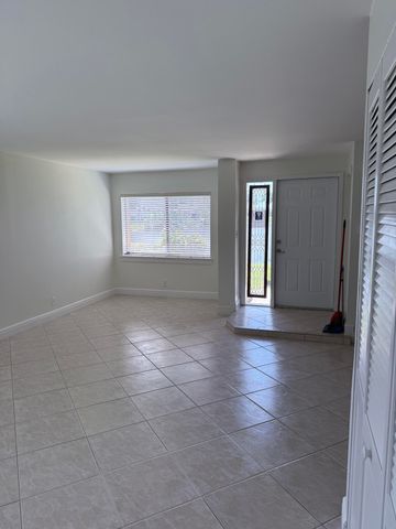 261 WIMBLEDON LAKE Drive, Plantation, FL 33324