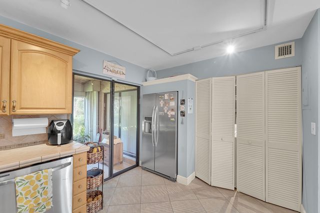 261 WIMBLEDON LAKE Drive, Plantation, FL 33324