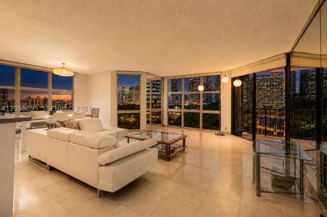 1901 Brickell Ave B1109, Miami, FL 33129