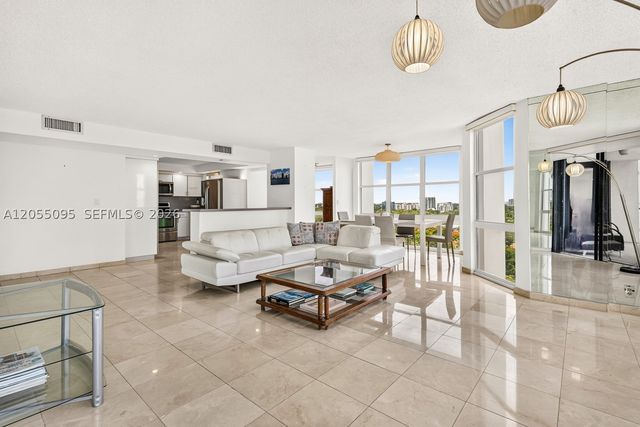 1901 Brickell Ave B1109, Miami, FL 33129