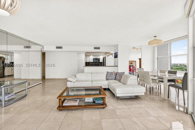 1901 Brickell Ave B1109, Miami, FL 33129