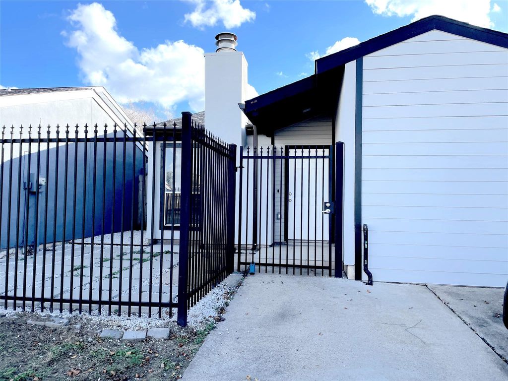 12333 Corona Lane, Houston, TX 77072