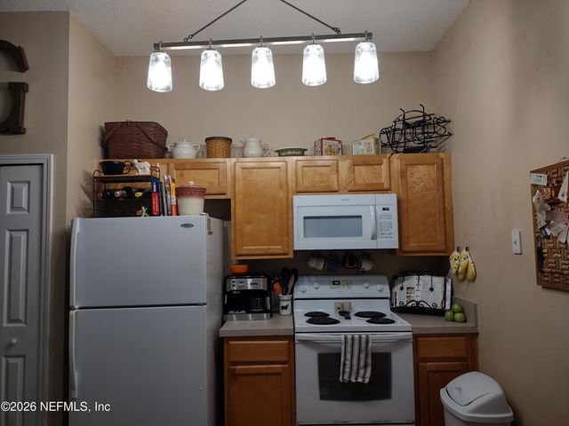 6093 MAGGIES Circle 103, Jacksonville, FL 32244