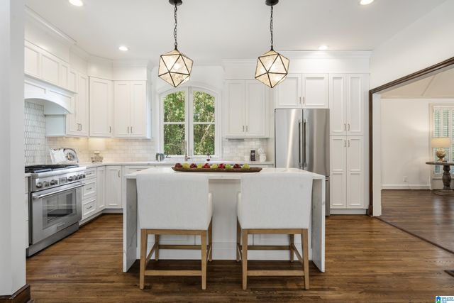 4406 BRIAR GLEN CIRCLE, Mountain Brook, AL 35243