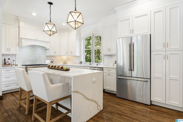 4406 BRIAR GLEN CIRCLE, Mountain Brook, AL 35243