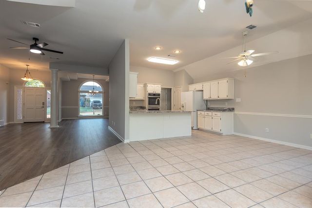 7483 MULLIGAN LN, Cordova, TN 38018