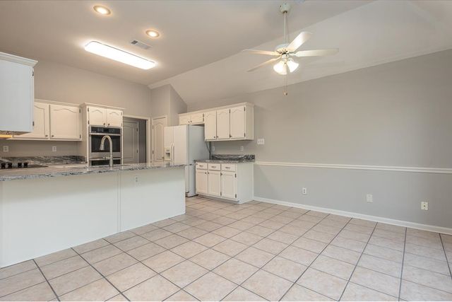 7483 MULLIGAN LN, Cordova, TN 38018