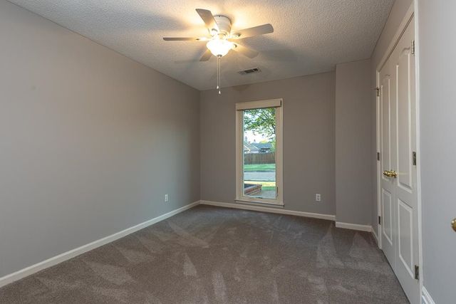 7483 MULLIGAN LN, Cordova, TN 38018