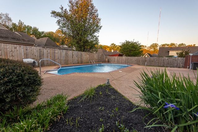 7483 MULLIGAN LN, Cordova, TN 38018