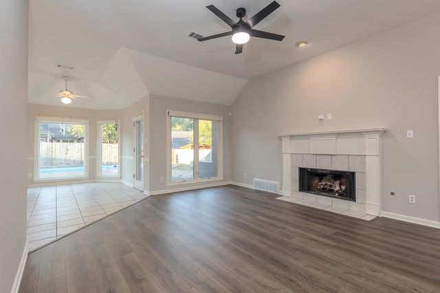 7483 MULLIGAN LN, Cordova, TN 38018