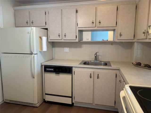 200 Ashbury Rd 312, Hollywood, FL 33024