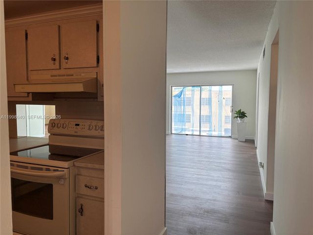 200 Ashbury Rd 312, Hollywood, FL 33024