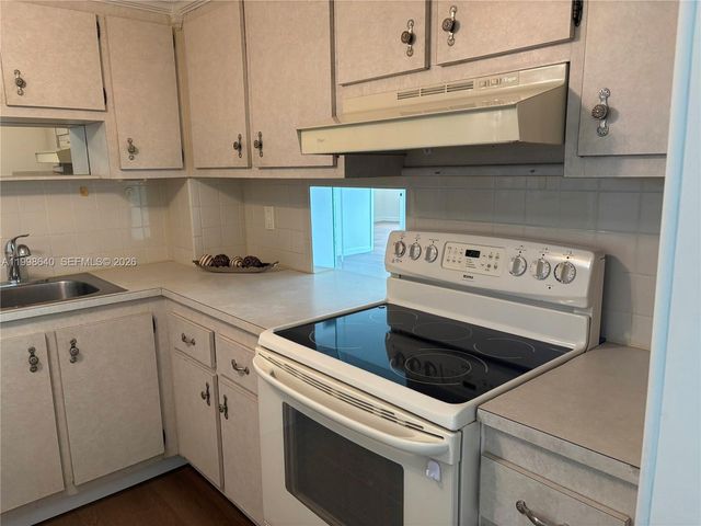 200 Ashbury Rd 312, Hollywood, FL 33024