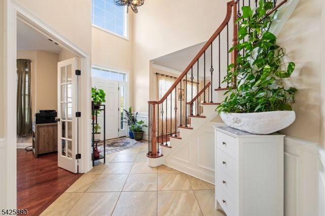 5 Rigger Ct, Hillsborough Twp., NJ 08844