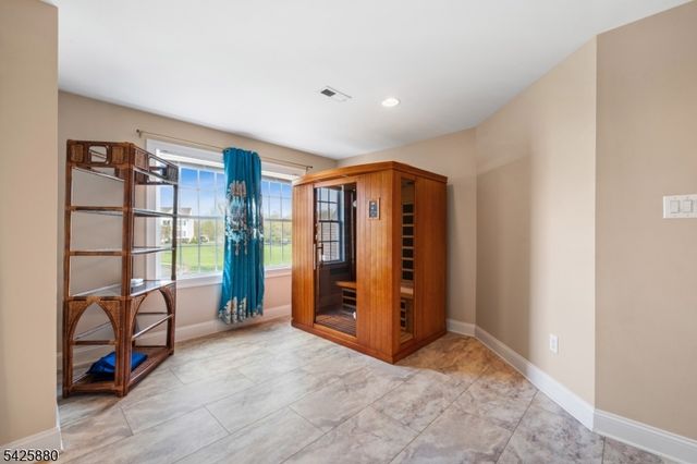 5 Rigger Ct, Hillsborough Twp., NJ 08844