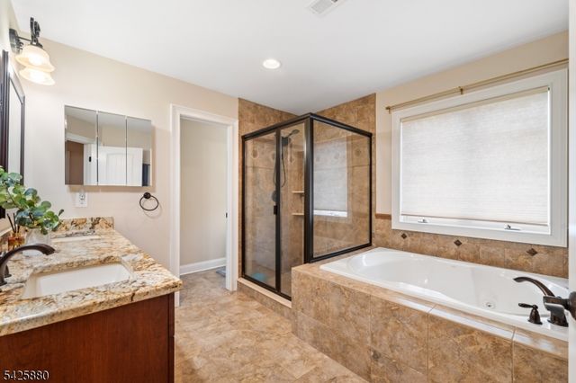 5 Rigger Ct, Hillsborough Twp., NJ 08844