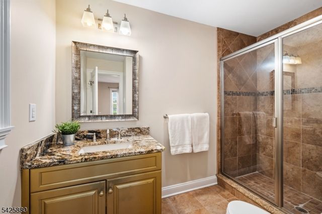 5 Rigger Ct, Hillsborough Twp., NJ 08844