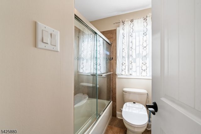 5 Rigger Ct, Hillsborough Twp., NJ 08844