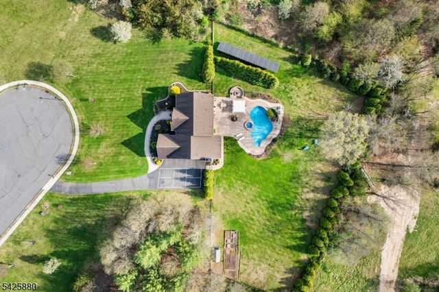 5 Rigger Ct, Hillsborough Twp., NJ 08844