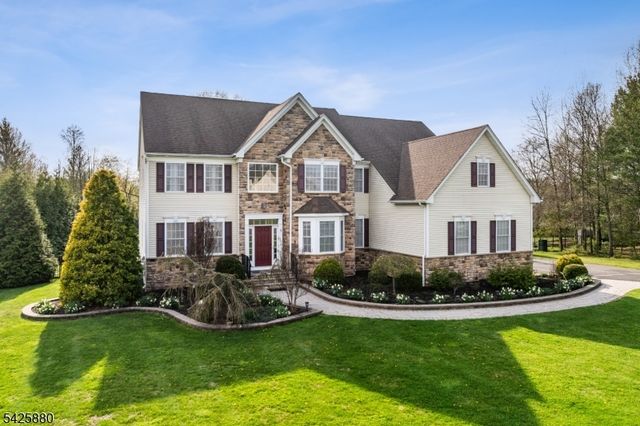 5 Rigger Ct, Hillsborough Twp., NJ 08844