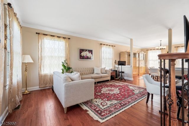 5 Rigger Ct, Hillsborough Twp., NJ 08844